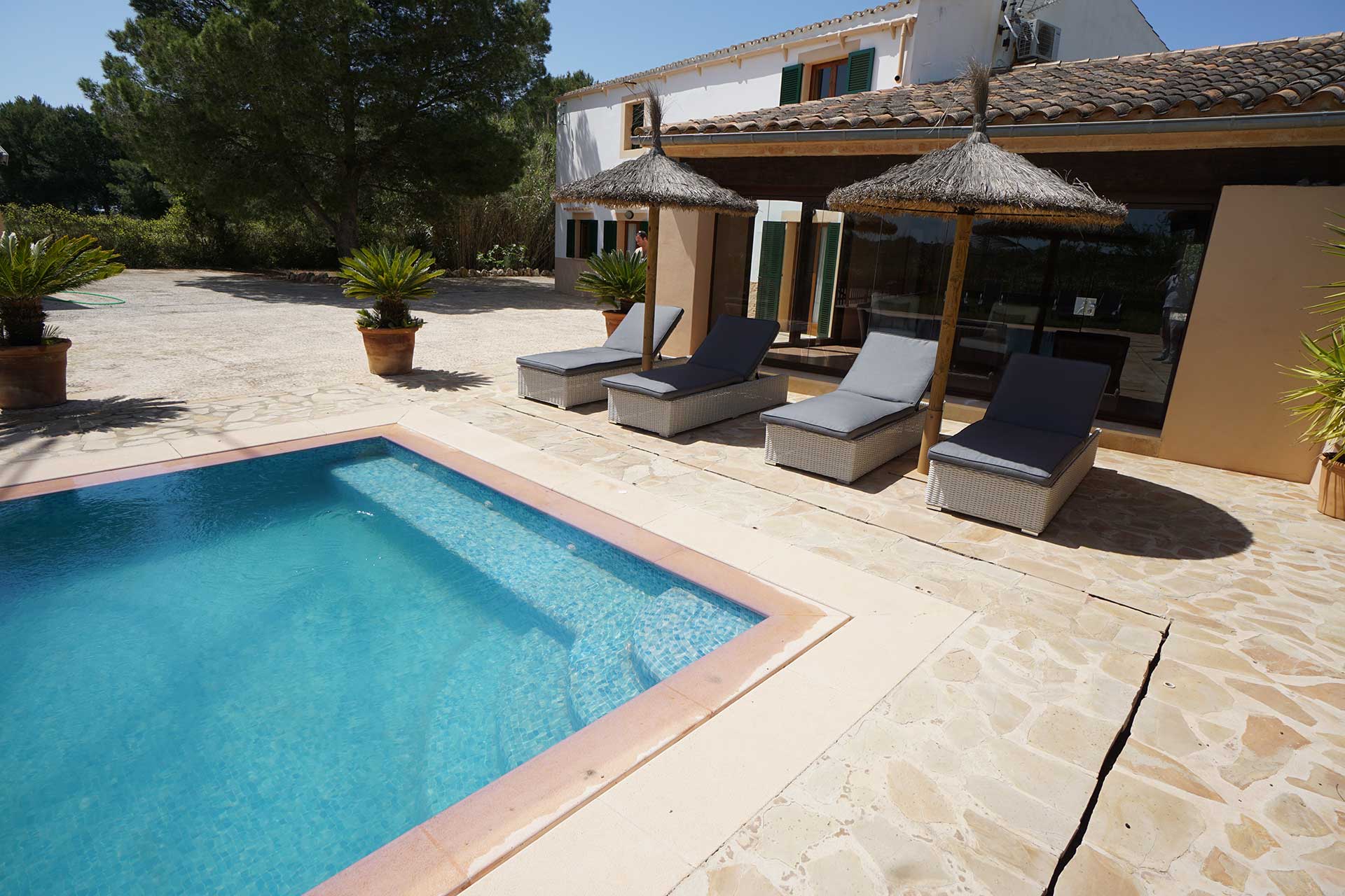 finca-molino-pool-stuehle